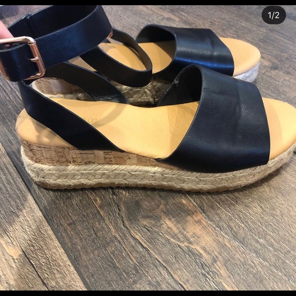 Sandals - Picture 2 of 2